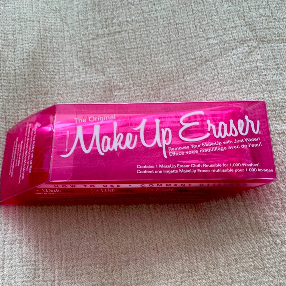 MakeUp Eraser Pink Cleansing Cloth - NEW